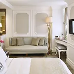 Mirrors Taksim Center Hotel 4*