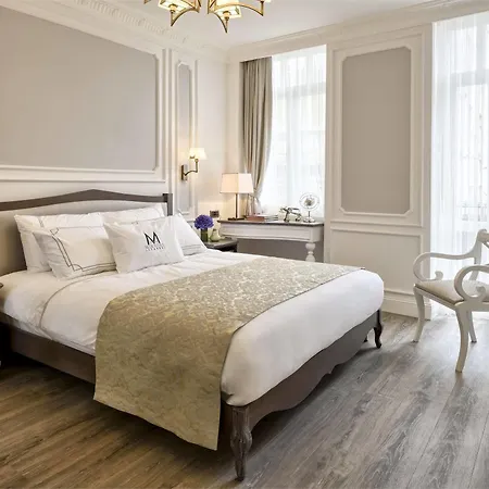 Hotel Mirrors Istanbul