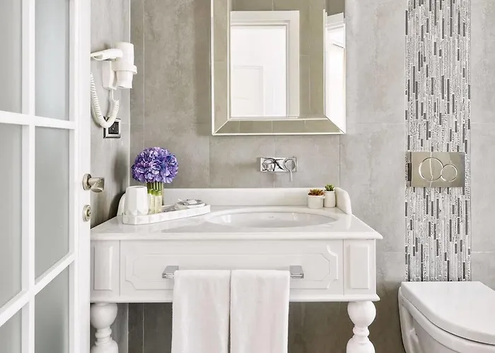 Mirrors Taksim Center 4*