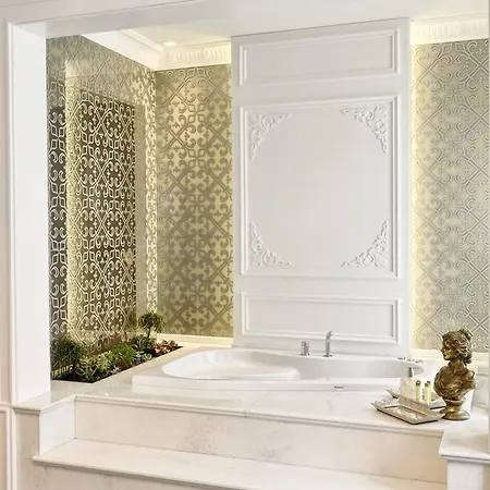 Mirrors Taksim Center מלון