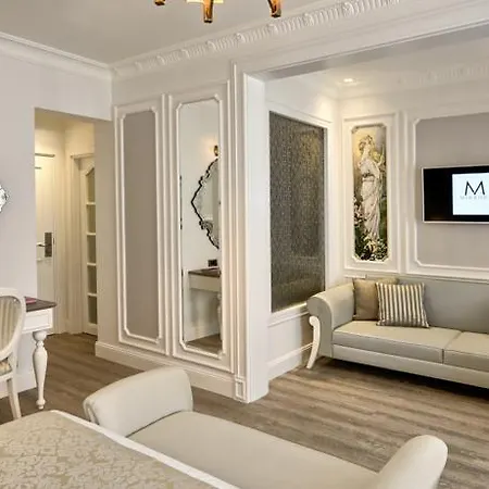 Mirrors Otel İstanbul