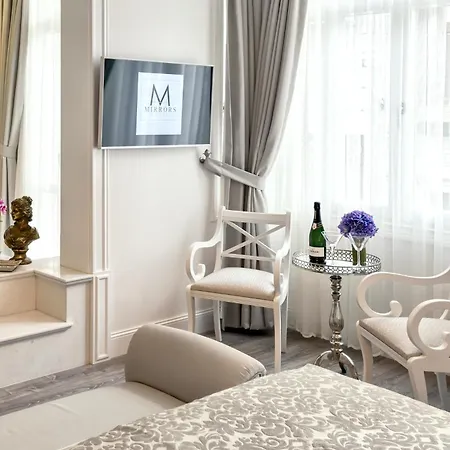 Mirrors Taksim Center מלון 4*