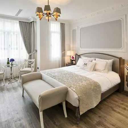 Mirrors Taksim Center מלון