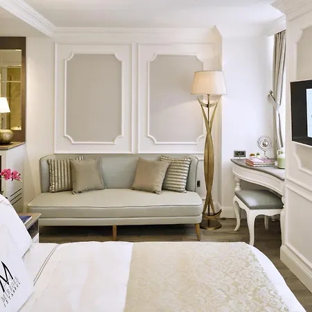 Mirrors Taksim Center מלון 4*