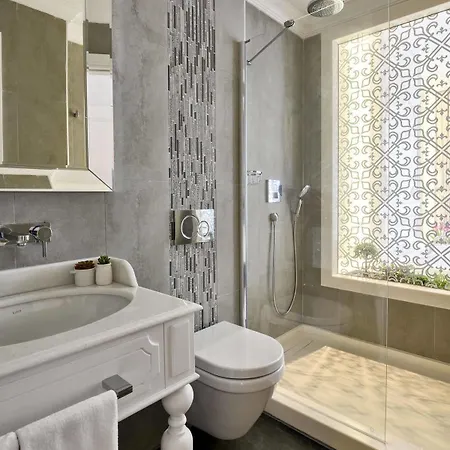 Szálloda Mirrors Taksim Center 4*