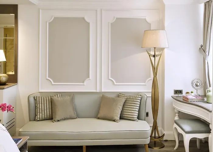 Mirrors Taksim Center Hotel