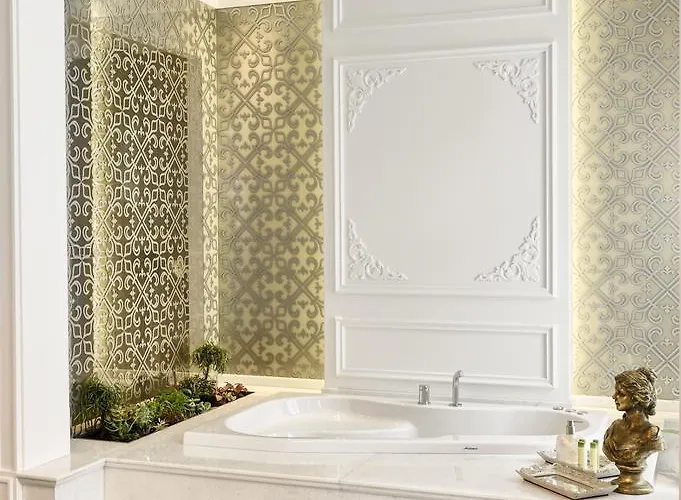 Mirrors Taksim Center Hotel