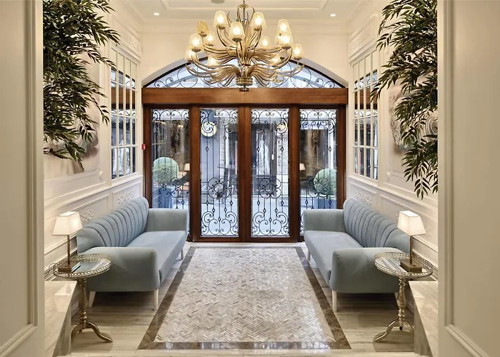 Mirrors Taksim Center Hotel 4*