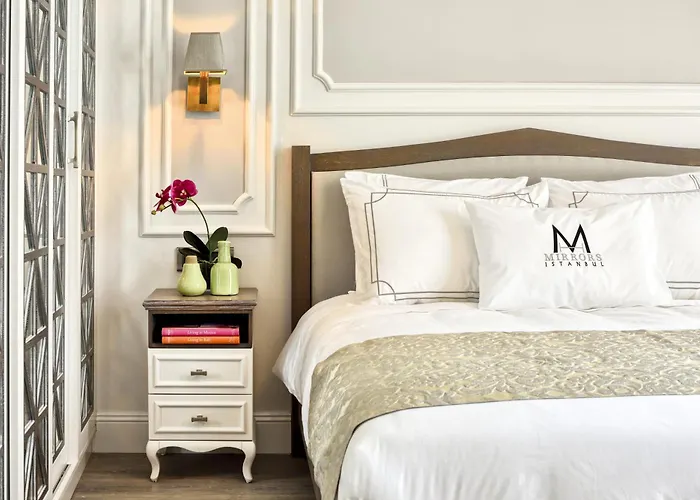 Mirrors Taksim Center Hotel 4*