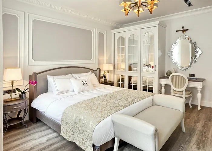 Mirrors Taksim Center