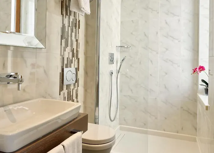 Mirrors Taksim Center