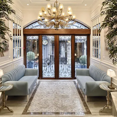 Mirrors Taksim Center Hotel 4*