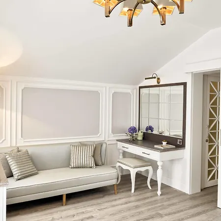 Mirrors Hotel Istanbul