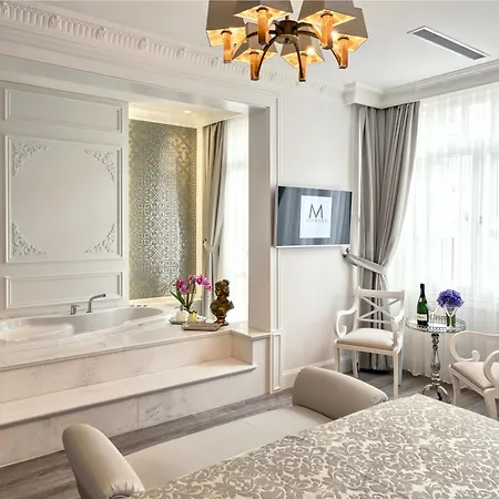 Hotel Mirrors Taksim Center