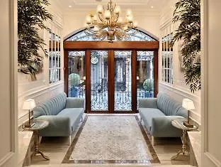 Mirrors Taksim Center